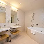 Amarilis Hotel 4*