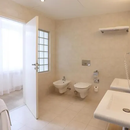 Amarilis Hotel 4*