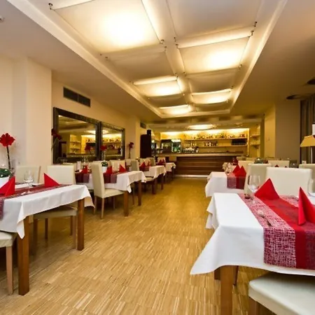 酒店 阿马里亚特杰罗姆酒店